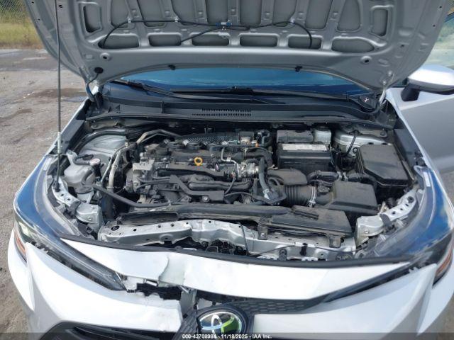 Toyota Corolla Le Image 9