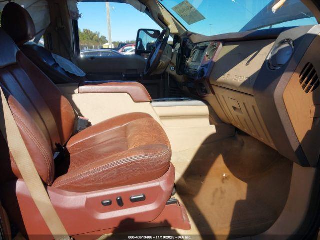 Ford F-350 Lariat Image 5