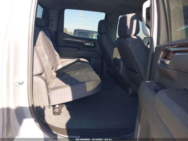 Chevrolet Silverado 1500 4wd  Short Bed Rst Image 10