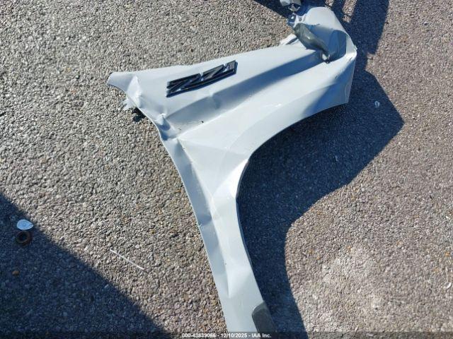 Chevrolet Silverado 1500 4wd  Short Bed Rst Image 11