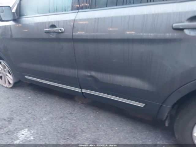 Ford Explorer Xlt Image 7