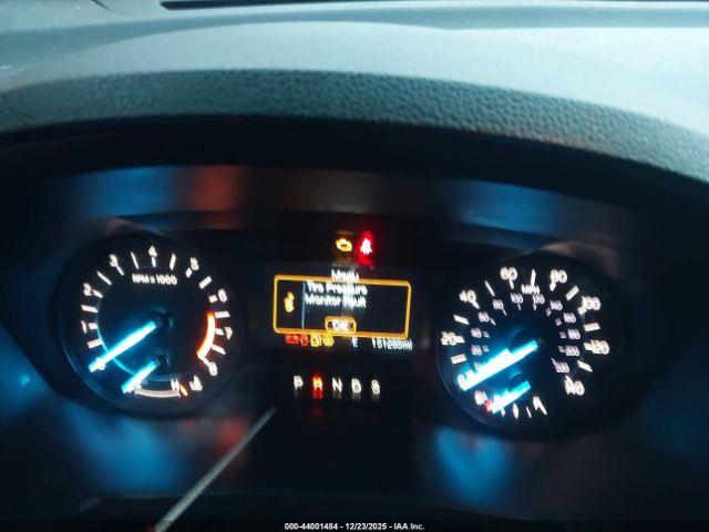 Ford Explorer Xlt Image 11