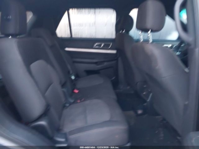 Ford Explorer Xlt Image 16