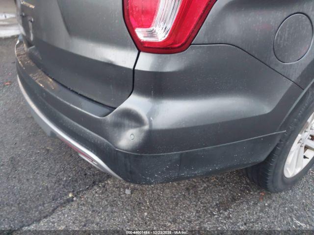 Ford Explorer Xlt Image 15