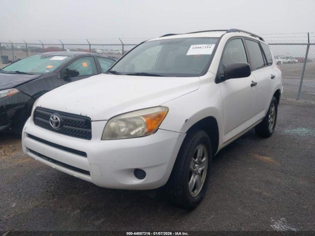 Toyota RAV4 Image 4