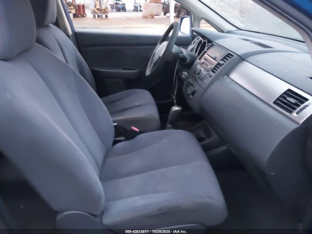 Nissan Versa 1.8s Image 4