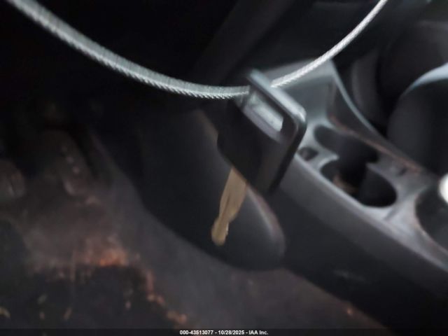 Nissan Versa 1.8s Image 7