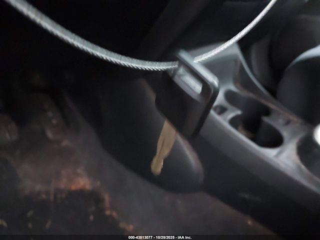 Nissan Versa 1.8s Image 7