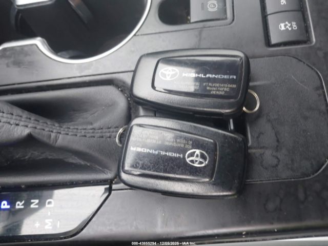 Toyota Highlander L Image 11