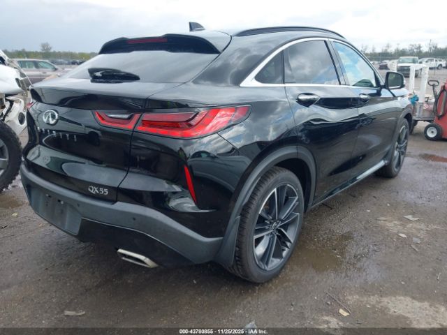INFINITI Qx Essential Awd Image 6