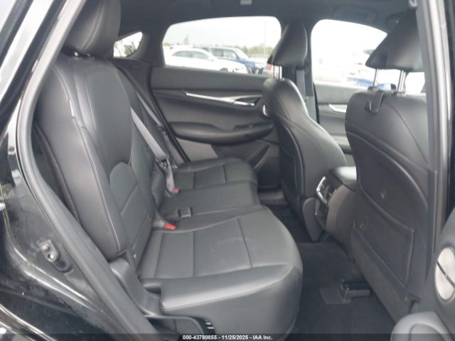 INFINITI Qx Essential Awd Image 14