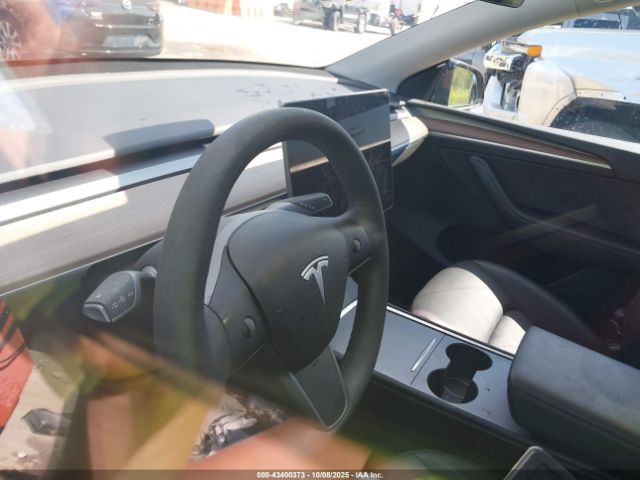 Tesla Model Y Image 14