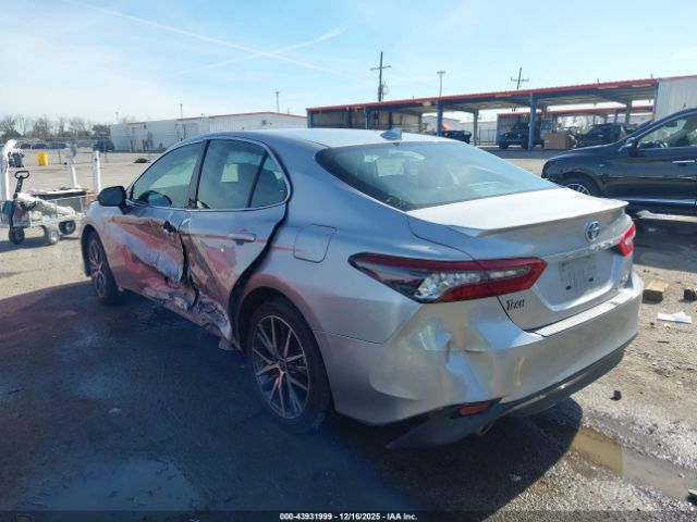 Toyota Camry Xle Hybrid Image 4