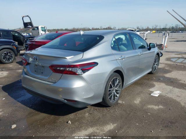 Toyota Camry Xle Hybrid Image 9