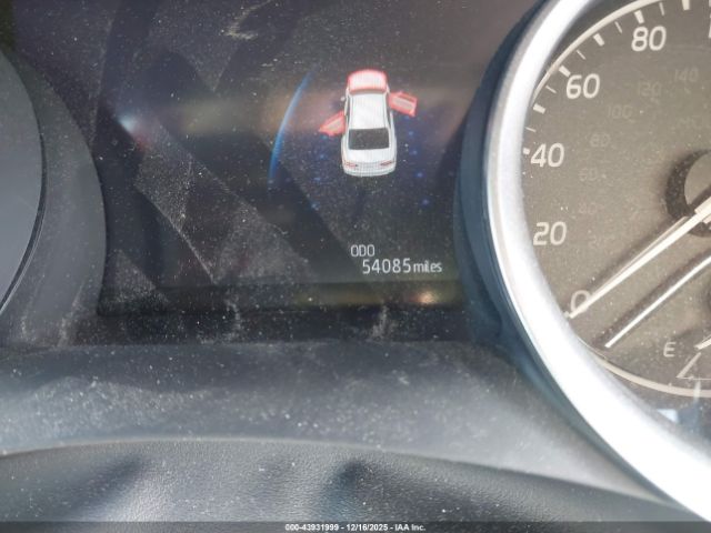 Toyota Camry Xle Hybrid Image 3