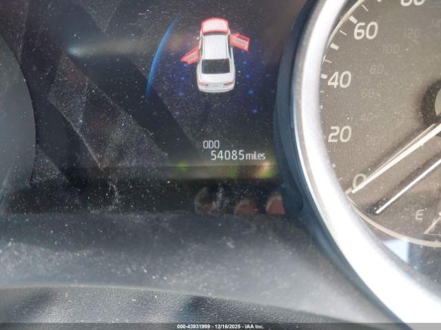 Toyota Camry Xle Hybrid Image 5