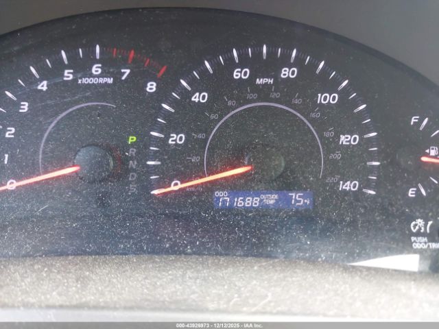 Toyota Camry Le Image 5