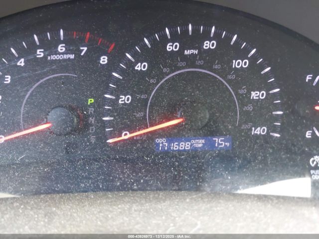 Toyota Camry Le Image 2