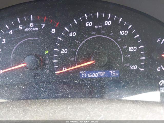 Toyota Camry Le Image 2