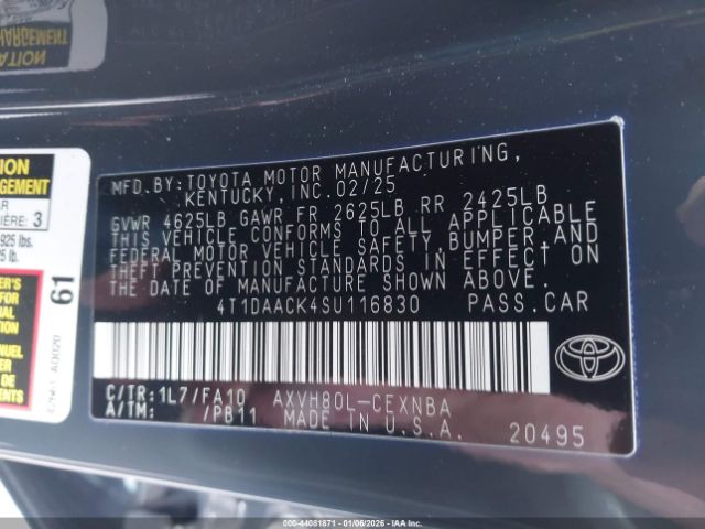 Toyota Camry Le Image 9