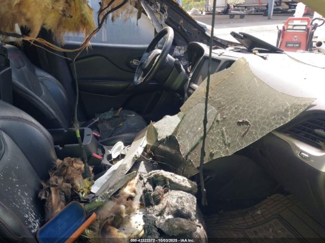 Jeep Cherokee Trailhawk Image 5