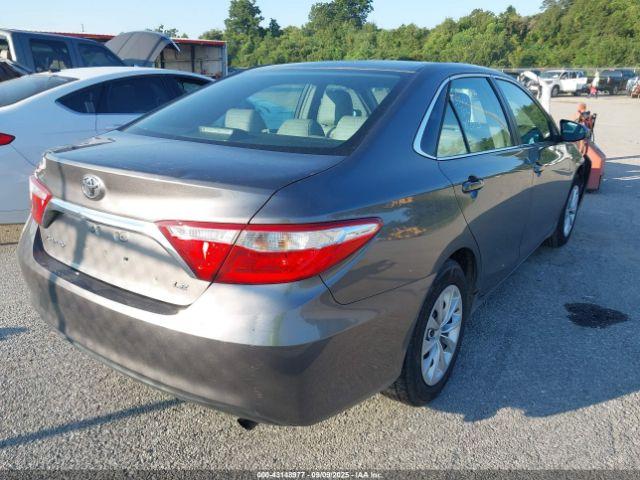 Toyota Camry Le Image 4