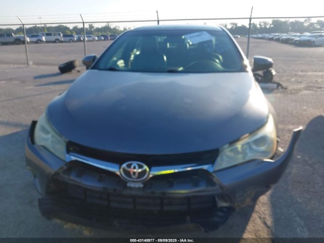 Toyota Camry Le Image 10