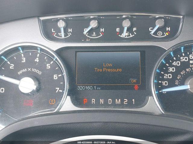 Ford F-150 Platinum Image 14